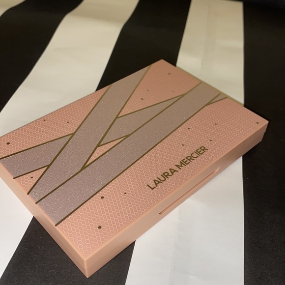 NWOB Sephora: Laura Mercier Prima Ballerina Mini Eyeshadow Pallette - Picture 3 of 3
